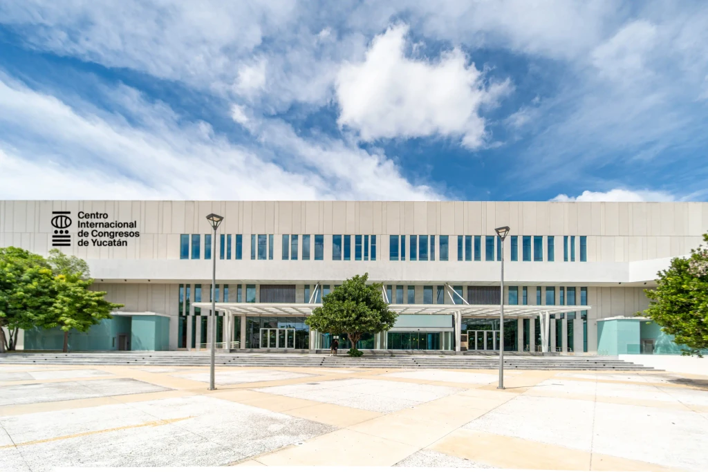 Fachada del Centro Internacional de Congresos de Yucatán, sede de Mente Capital 2026